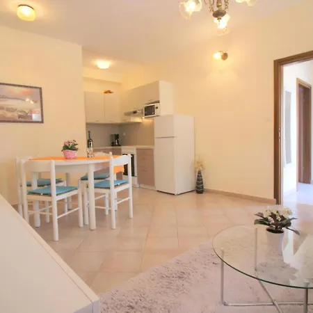Strandnahe Livija 1 Mit Pool Und Garten *