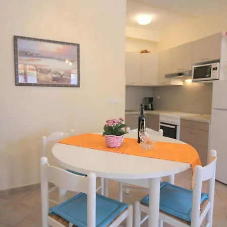 Apartment Strandnahe Livija 1 Mit Pool Und Garten Porec